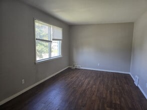 5707-5118 118 Ave NW in Edmonton, AB - Building Photo - Building Photo