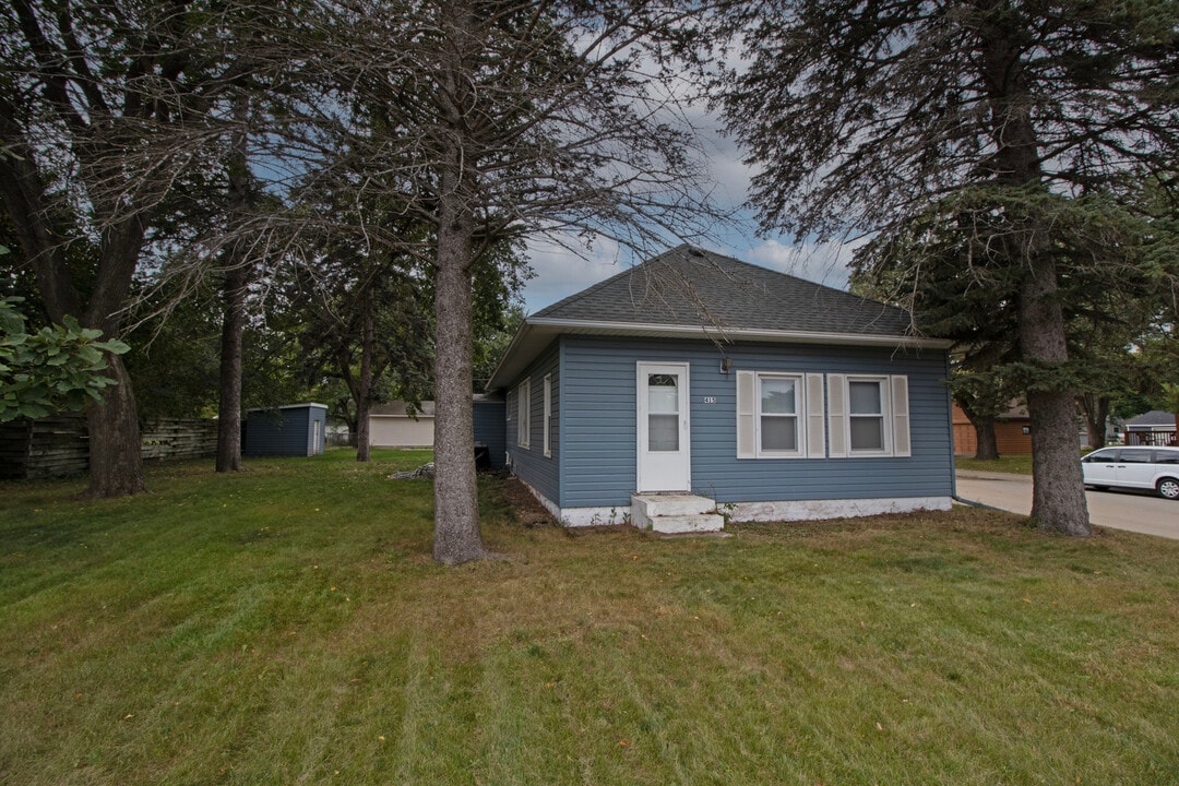415 Riverside Ave N in Sartell, MN - Building Photo