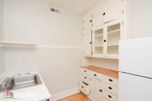 1448 W Byron St, Unit M373 in Chicago, IL - Building Photo - Building Photo