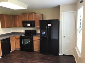 150 Myrtle St in Kyle, TX - Building Photo - Building Photo