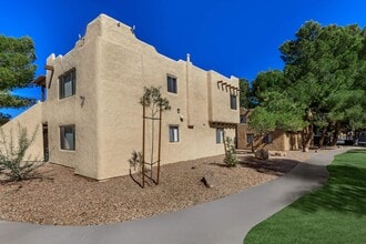 Montara Apartments in Barstow, CA - Foto de edificio - Building Photo