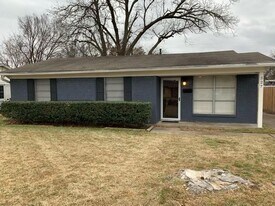 327 Andover Dr in Mesquite, TX - Building Photo