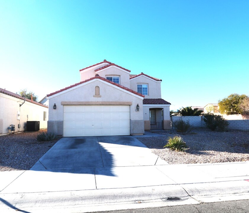 7949 Hollow Pine St in Las Vegas, NV - Building Photo