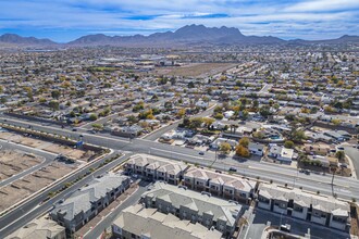 236 Oliver Peak Ave in Henderson, NV - Building Photo - Building Photo