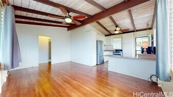 44-123-123 Mikiola Dr in Kaneohe, HI - Building Photo