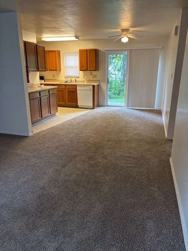 1304 N Kinser Pike in Bloomington, IN - Building Photo - Building Photo