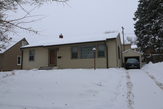 1905 S Western Ave in Sioux Falls, SD - Foto de edificio - Building Photo