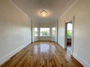 2716 W North Ave, Unit 3f in Chicago, IL - Building Photo - Building Photo