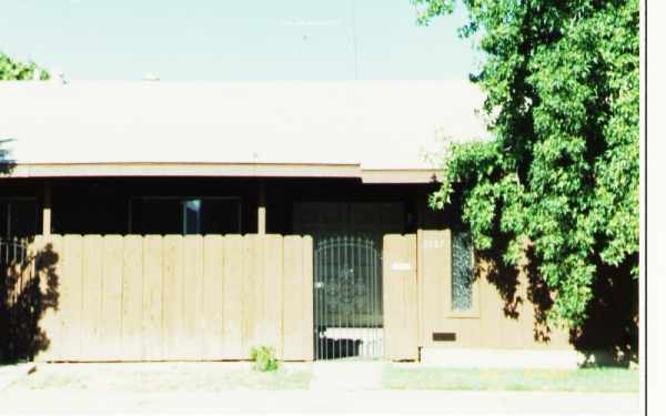 2525-2527 N El Dorado St in Stockton, CA - Building Photo