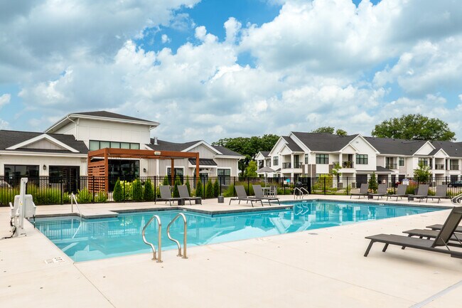 Seasons at North Aurora in North Aurora, IL - Foto de edificio - Building Photo