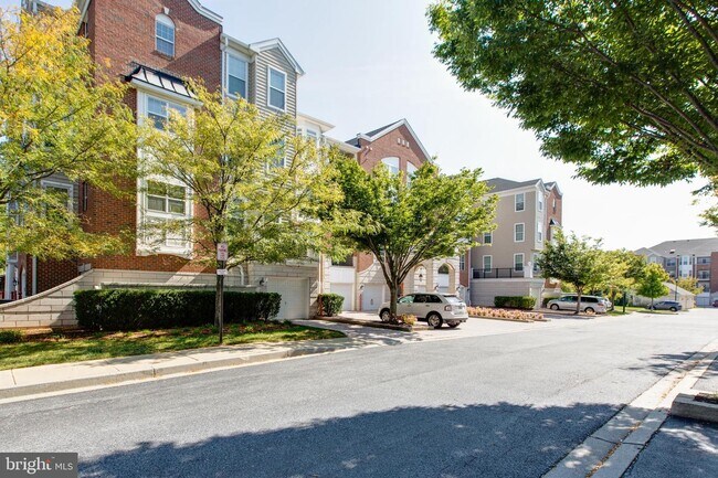 5900 Great Star Dr-Unit -201 in Clarksville, MD - Building Photo - Building Photo