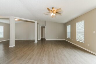 1302 SW Amboy Ave in Port St. Lucie, FL - Building Photo - Building Photo