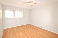 13511 Brook Hollow Dr photo'