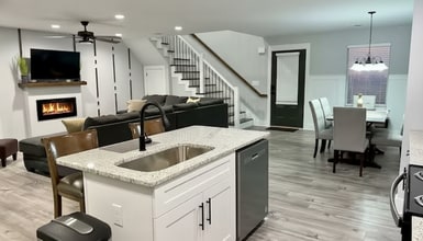 2393 Highpoint Rd in Snellville, GA - Building Photo - Building Photo