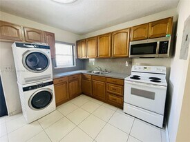 1305 NE 2nd Ave in Fort Lauderdale, FL - Building Photo
