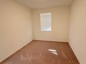 844 Summerhouse Dr in Patterson, CA - Building Photo - Building Photo