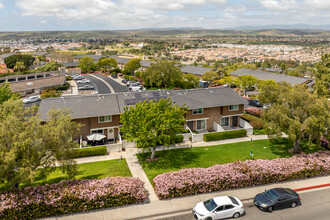 Quail Ridge in Oceanside, CA - Building Photo - Building Photo