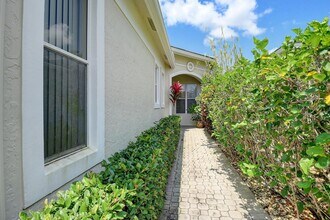7725 Rockford Rd in Boynton Beach, FL - Building Photo - Building Photo