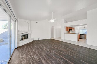 5646 W Blackhawk Dr in Glendale, AZ - Building Photo - Building Photo