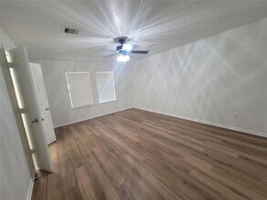 10314 Lauren Creek Dr in Baytown, TX - Building Photo - Building Photo