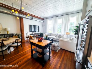 301 E Bay St in Jacksonville, FL - Building Photo - Building Photo