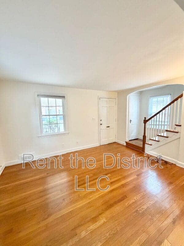 property at 3517 Alton Pl NW