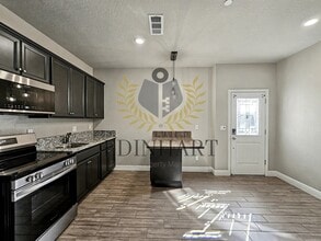 1132 S Simon St in Visalia, CA - Building Photo - Building Photo
