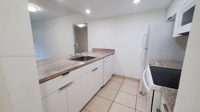 8160 Geneva Ct in Doral, FL - Building Photo - Building Photo