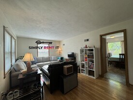 510 8th St in Ames, IA - Building Photo