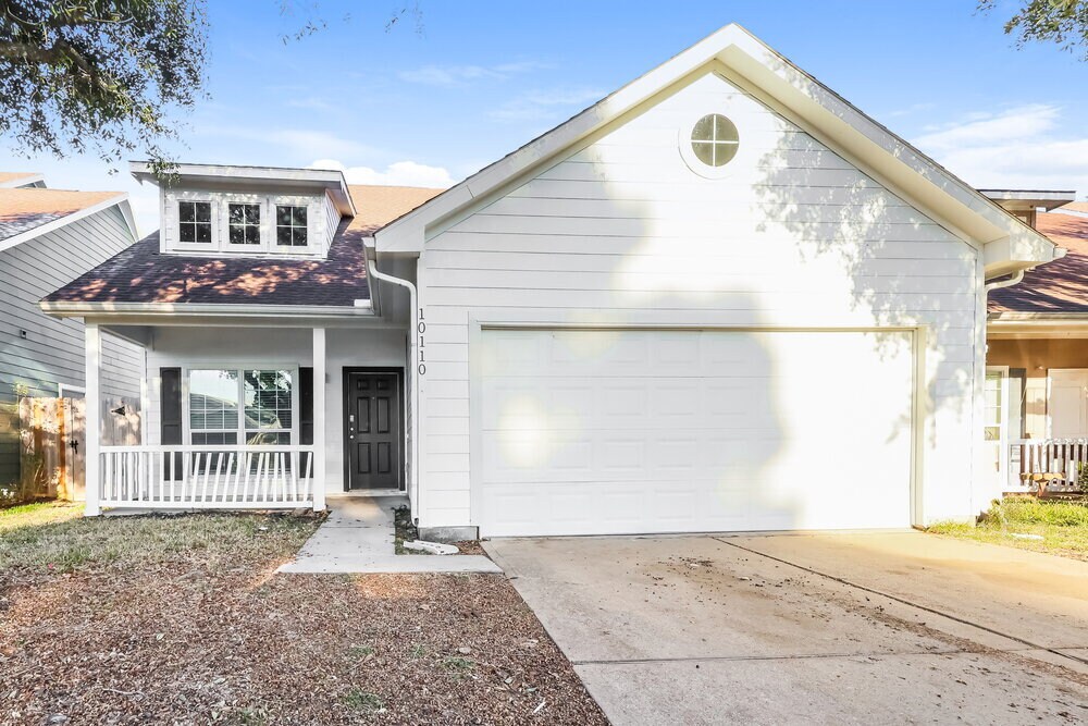 10110 Berrybriar Ln in Tomball, TX - Building Photo