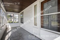 859 Oakhill St SE photo'