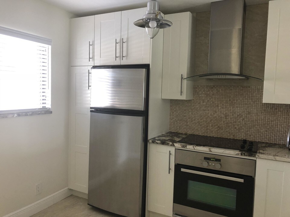 9431 Boca Cove Cir-Unit -1014 in Boca Raton, FL - Building Photo