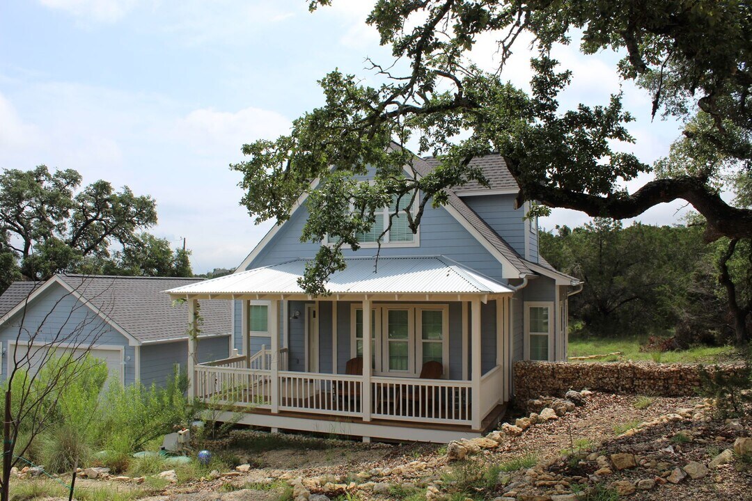 252 Stallion Springs Dr in Fischer, TX - Foto de edificio