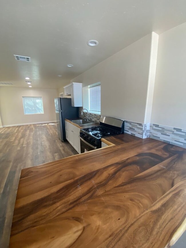 1080 Davis Ave in Las Cruces, NM - Building Photo - Building Photo