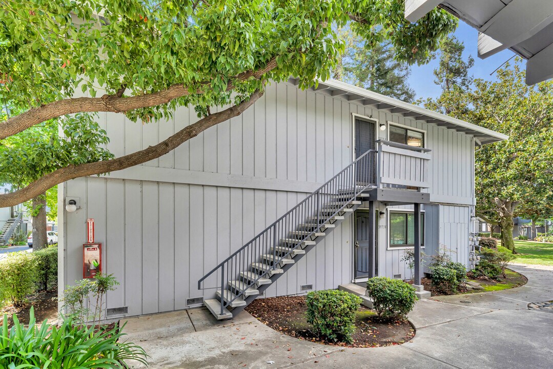 39751 Bissy Cmn in Fremont, CA - Building Photo