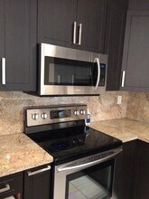 14222 SW 25th Terrace in Miami, FL - Building Photo - Building Photo