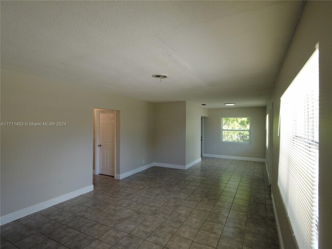 1345 NW 8th Ave in Fort Lauderdale, FL - Building Photo - Building Photo