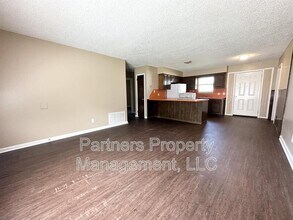 105 Pine Ave in Gentry, AR - Building Photo - Building Photo