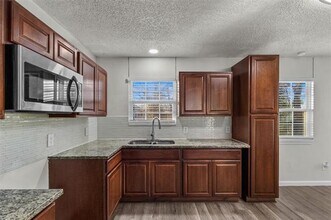 635 Woodmont Dr in Dallas, TX - Building Photo - Building Photo