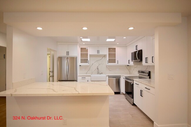 Oakhurst 90210 Apartments in Beverly Hills, CA - Building Photo - Building Photo