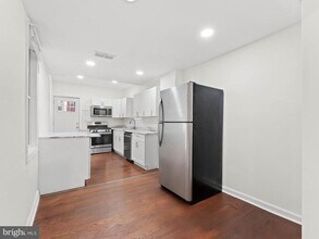 2443 Nicholas St in Philadelphia, PA - Building Photo - Building Photo