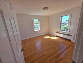 110 Clay St in Quincy, MA - Building Photo - Building Photo