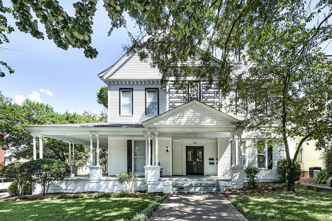 252 College St in Macon, GA - Building Photo - Primary Photo