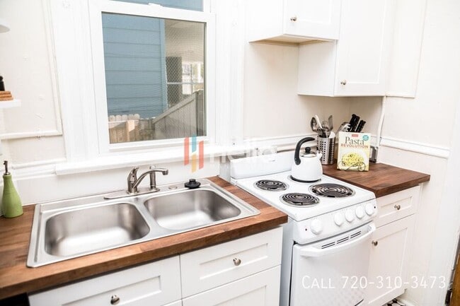 property at 1537 N Pearl St