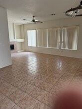 2110 Poppywood Ave in Henderson, NV - Building Photo - Building Photo