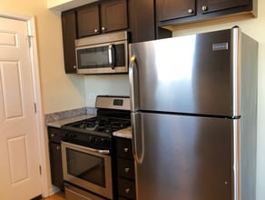 2807 W Lawrence Ave, Unit B3E in Chicago, IL - Building Photo - Building Photo