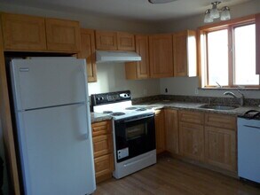 292 Mansion St, Unit E in Coxsackie, NY - Building Photo - Building Photo