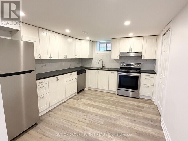 482 E 37th St in Hamilton, ON - Building Photo - Building Photo