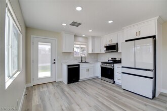 4401 Vía Torino in Las Vegas, NV - Building Photo - Building Photo