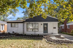 4704 Briarwood Ave in Royal Oak, MI - Building Photo